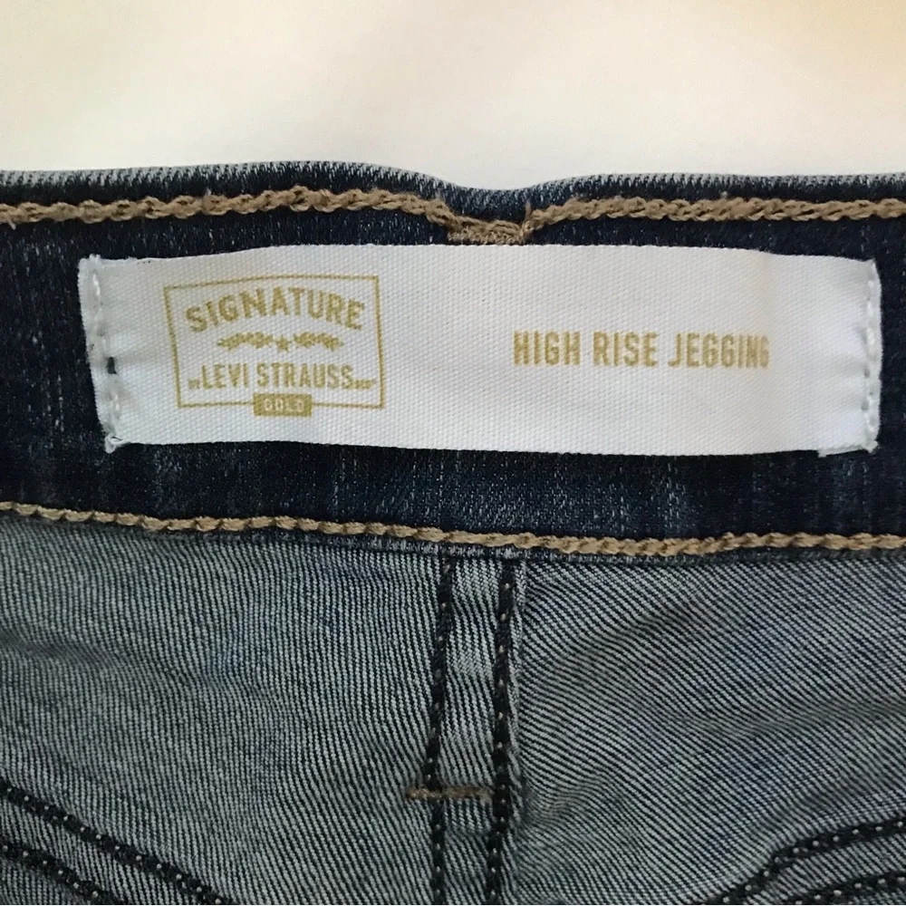 Signature Levi Straus Gold High Rise Jegging Jeans 9 - 29 Five Pocket